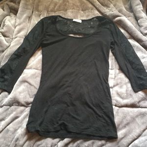 Quarter sleeve lace top